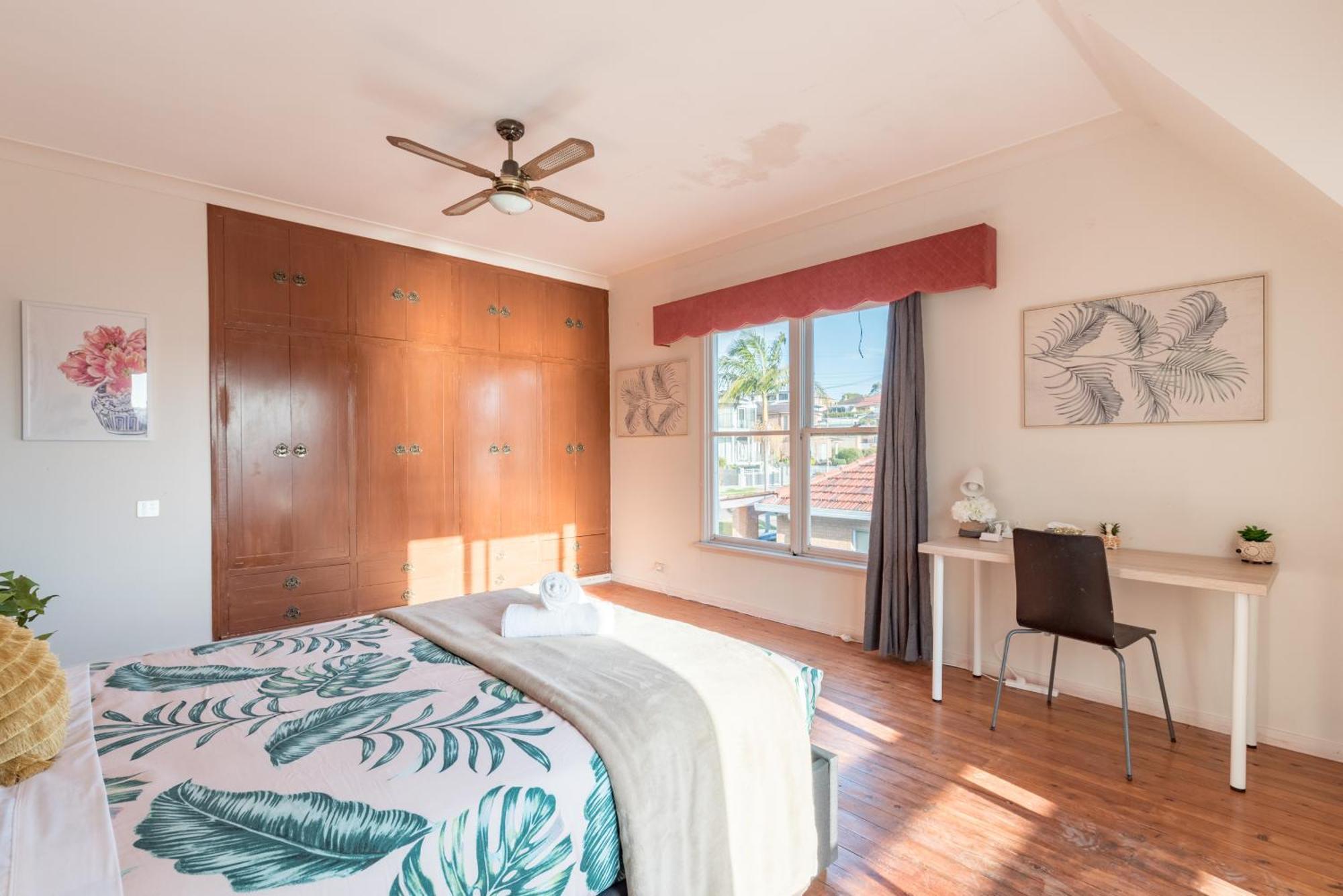 Guest house Bright King - Waterfront - Near Stations - Shared Bathroom Sydney
